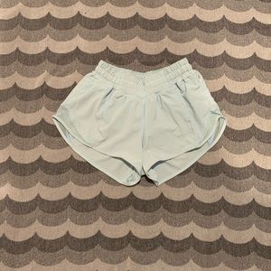 LULULEMON HOTTIE HOT SHORTS II *2.5” SIZE 2
